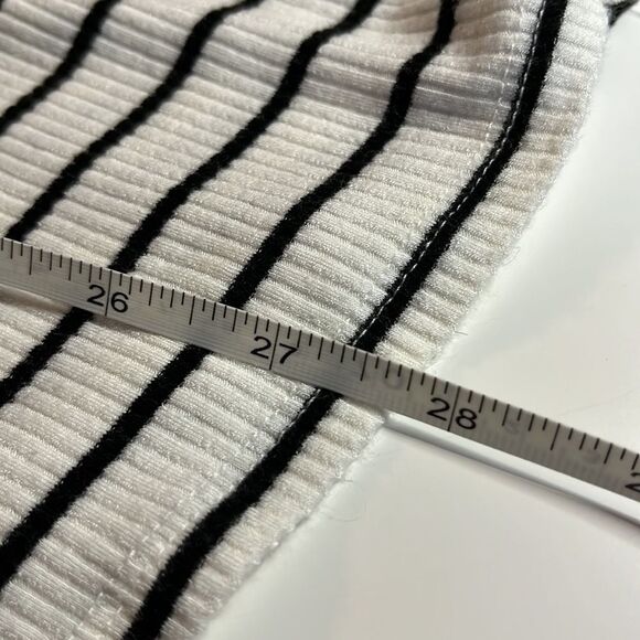 Eyeshadow black and white striped short sleeve scoopneck a-line top SZ 1X - Picture 11 of 11